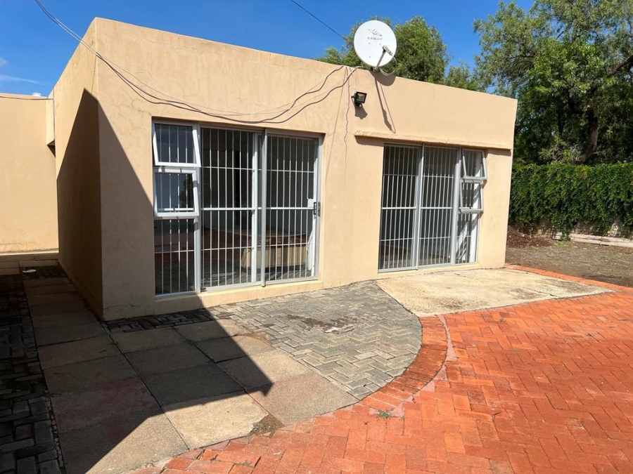 7 Bedroom Property for Sale in Brandwag Free State